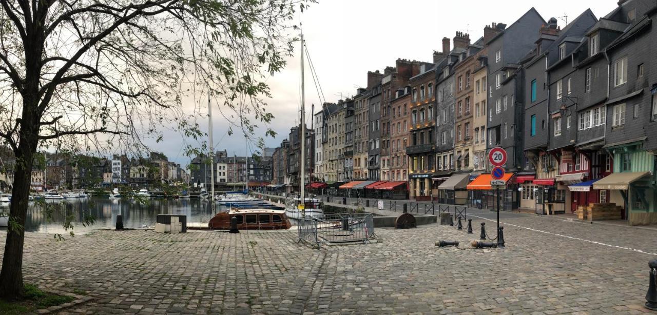 Cote Pecheur Bed and Breakfast Honfleur Eksteriør billede
